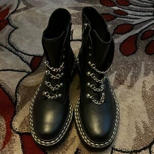 Leather chain lace boots